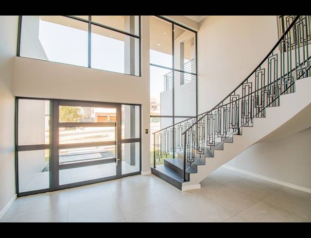 4 BEDROOM GATED ESTATE FOR SALE IN WATERLAKE FARM LIFESTYLE ESTATE